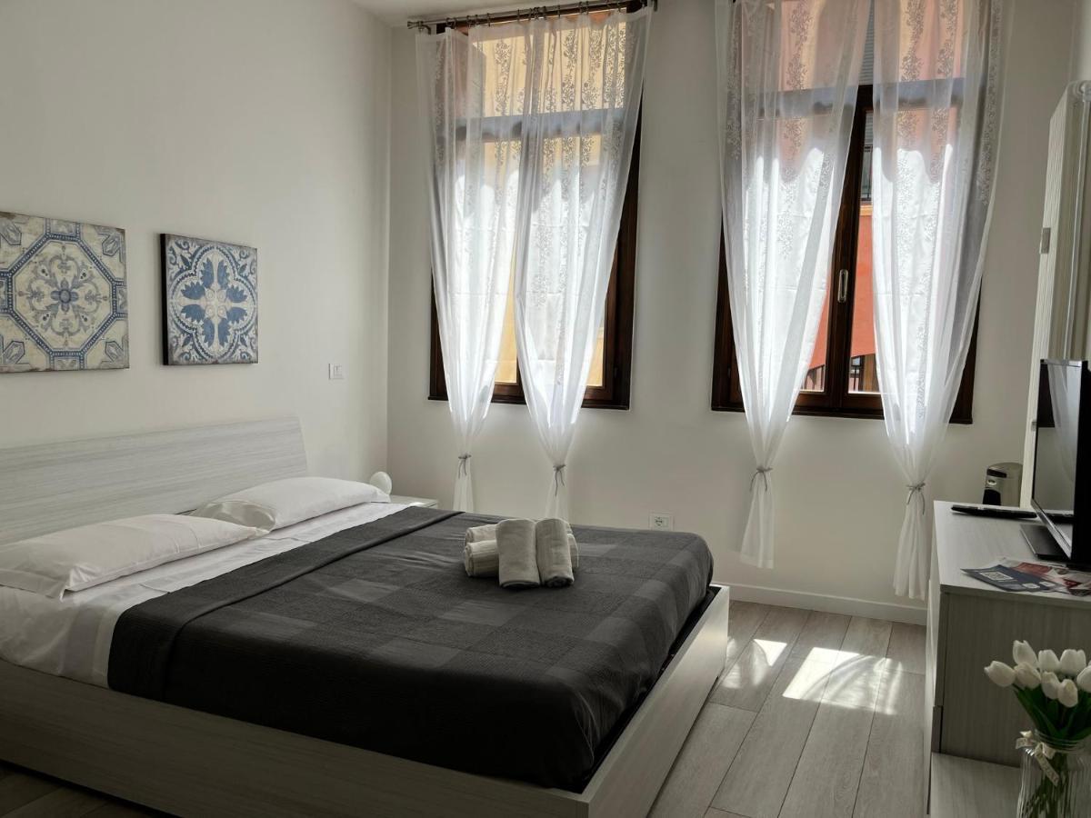 Ai Portici Di Via Savonarola Appartamento