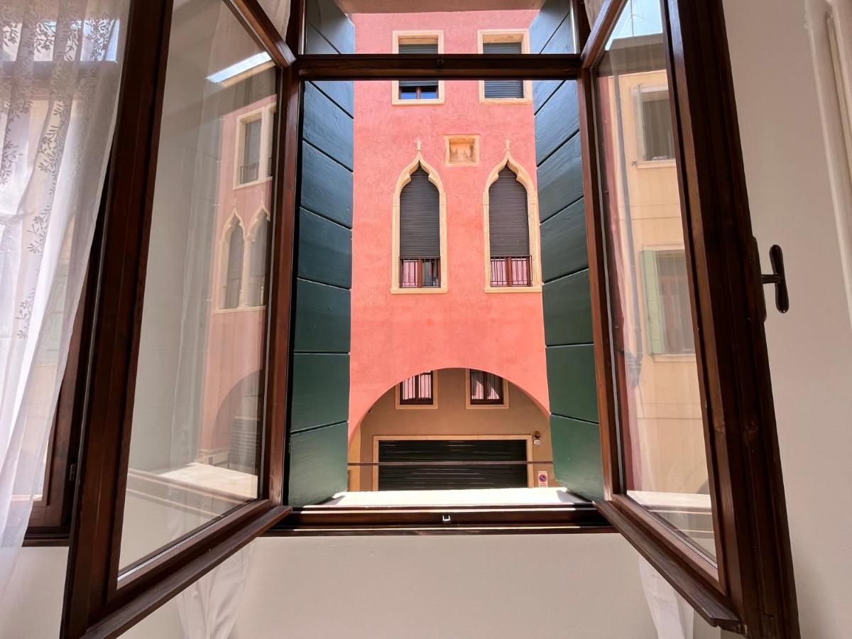 Ai Portici Di Via Savonarola Appartamento *