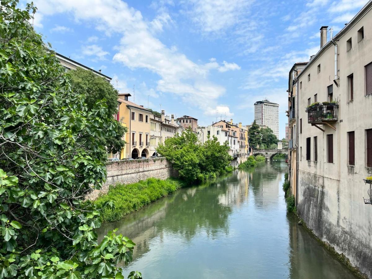Appartamento Ai Portici Di Via Savonarola *